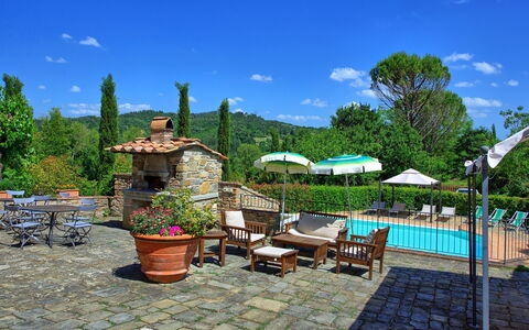 Casa Scopeti: Propiedad, Bienes Raíces, Patio, Casa, Árbol, Casa, Patio Interior, Yarda, Edificio, Jardín