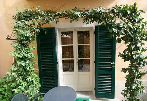 Santo Agostino: Propiedad, Casa, Casa, Edificio, Ventana, Bienes Raíces, Puerta, Arquitectura, Fachada, Árbol