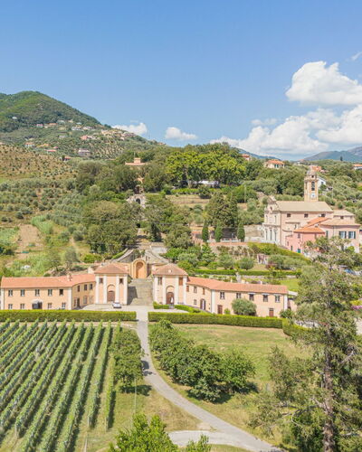 Sestri Levante 200: Edificio, Propiedad, Nube, Planta, Cielo, Montaña, Árbol, Casa, Vegetación, El Terreno Del Lote