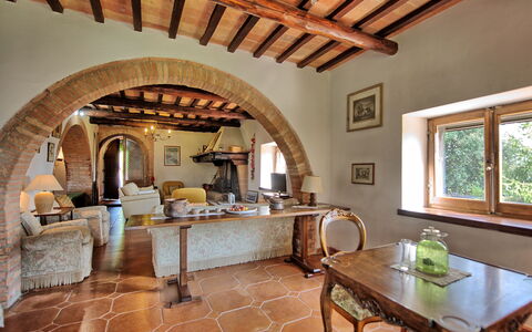 Casale Giulio: Habitación, Propiedad, Edificio, Diseño De Interiores, Mueble, Techo, Casa, Sala, Arco, Suelo