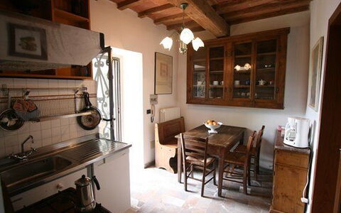 Panzalla: Propiedad, Habitación, Edificio, Casa, Mueble, Diseño De Interiores, Techo, Bienes Raíces, Suelo, Haz