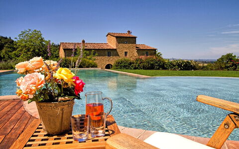 Villa Petrognano: Propiedad, Agua, Vacaciones, Inmuebles, Verano, Recurso, Bienes Raíces, Casa, Río, Paisaje