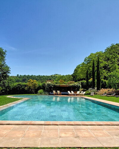 Villa Petrognano: Piscina, Propiedad, Paisaje Natural, Inmuebles, Bienes Raíces, Casa, Hierba, Ocio, Árbol, Casa
