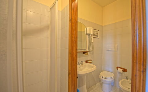 Il Frantoio: Habitación, Propiedad, Baño, Casa, Arquitectura, Bienes Raíces, Arreglo De Tubería, Edificio, Casa, Suelo