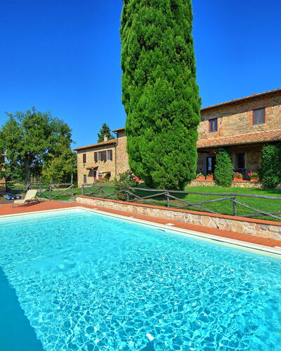 Il Frantoio: Piscina, Propiedad, Bienes Raíces, Edificio, Casa, Inmuebles, Ocio, Arquitectura, Villa, Barrio Residencial