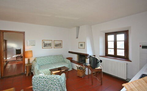 La Selva: Habitación, Propiedad, Mueble, Edificio, Diseño De Interiores, Casa, Suelo, Madera Dura, Sala, Bienes Raíces