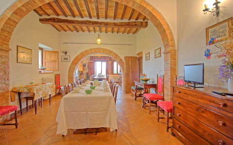San Donnino: Edificio, Habitación, Propiedad, Diseño De Interiores, Mueble, Bienes Raíces, Inmuebles, Restaurante, Arco, Suelo