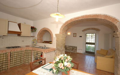 Monte 2: Propiedad, Habitación, Edificio, Arco, Diseño De Interiores, Casa, Bienes Raíces, Techo, Arquitectura, Mueble