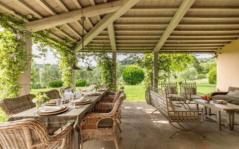 Villa Danilo: Mueble, Planta, Mesa, Propiedad, Silla, Encendiendo, Sombra, Mueble Para Exteriores, Arquitectura, Diseño De Interiores