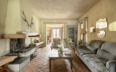 Villa Danilo: Mueble, Propiedad, Marco, Mesa, Sofá, Madera, Planta, Edificio, Sala, Diseño De Interiores