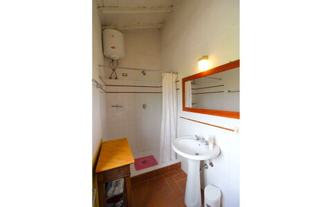 Santa Vittoria: Propiedad, Habitación, Edificio, Casa, Arquitectura, Baño, Diseño De Interiores, Mueble