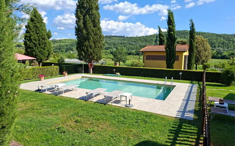 Villa Alabastro: Piscina, Casa, Cabaña, Inmuebles, Casa De Campo, Jardín, Villa, Hacienda, Yarda, Paisajismo