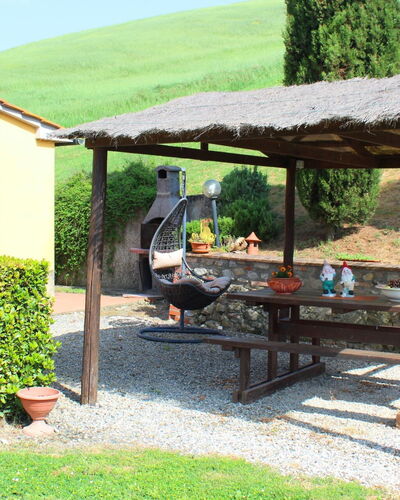 Villa Alabastro: Planta, Propiedad, Banco Al Aire Libre, Sombra, Mueble Para Exteriores, El Terreno Del Lote, Mesa Al Aire Libre, Mesa, Ocio, Mesa De Picnic