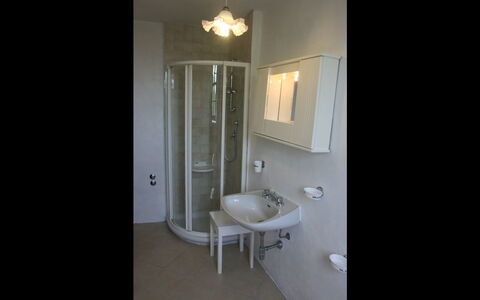 Agriturismo Bevignano: Baño, Propiedad, Habitación, Arreglo De Tubería, Lavabo Del Baño, Encendiendo, Casa, Suelo, Pared, Diseño De Interiores