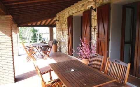 Nonno Tobia: Mesa, Mueble, Propiedad, Silla, Madera, Diseño De Interiores, Edificio, Planta, Árbol, Cocina Y Comedor Mesa