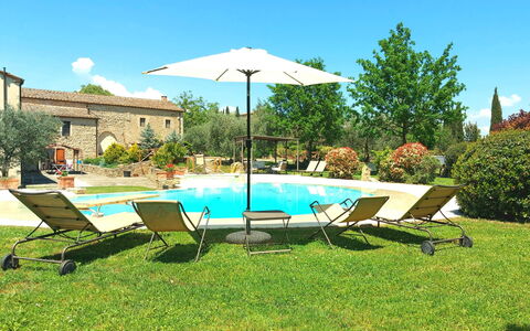 Pieve di Sant Ippolito: Planta, Agua, Propiedad, Cielo, Planta De La Comunidad, Edificio, Piscina, Sombra, Árbol, Azur