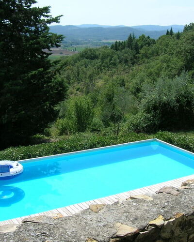 Casa Rossa: Agua, Planta, Cielo, Naturaleza, Piscina, Rectángulo, Árbol, Hierba, Sombra, Ocio