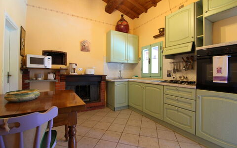 Pagliazzone: Propiedad, Habitación, Mueble, Mostrador, Cocina, Edificio, Gabinetes, Diseño De Interiores, Casa, Suelo