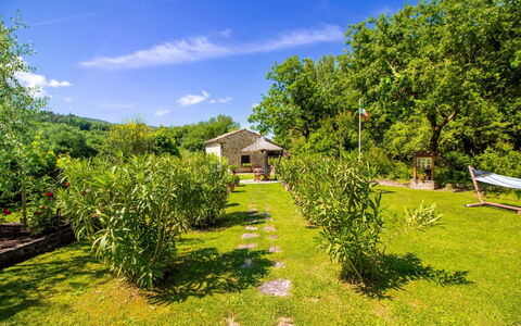 La Casa di Pino: Piscina, Recurso, Jardín, Eco Hotel, Mueble Para Exteriores, Thermae, Fuente De Agua, Sombra, Inmuebles, Paisajismo