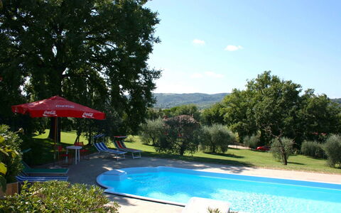 Casa Felice: Agua, Planta, Cielo, Propiedad, Piscina, Nube, Árbol, Sombra, Mueble Para Exteriores, Hierba