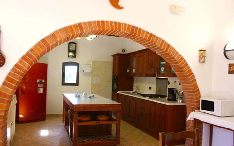 Casa Felice: Habitación, Propiedad, Arco, Edificio, Arquitectura, Mueble, Diseño De Interiores, Casa, Bienes Raíces, Mesa