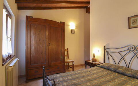 Il Viaggiolo: Mueble, Diseño De Interiores, Pared, Cama, Piso, Habitación, Madera, Suelo, Techo, Habitación