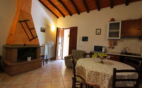 Il Viaggiolo: Habitación, Propiedad, Edificio, Mueble, Diseño De Interiores, Casa, Bienes Raíces, Suelo, Techo, Haz