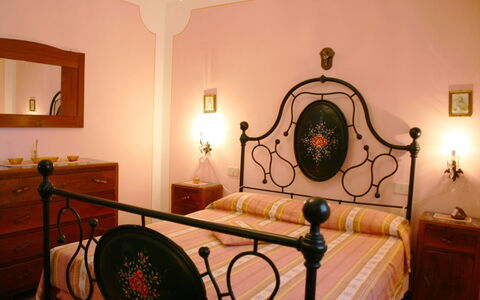 Podere San Bono: Habitación, Propiedad, Mueble, Diseño De Interiores, Edificio, Casa, Habitación