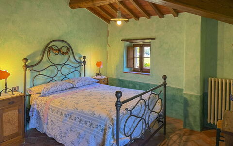 Torre di Vignale: Habitación, Villa, Casa De Campo, Lámpara, Hotel, Planta De Casa, Cama, Lámpara, Marco, Marco De La Cama