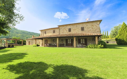 Casale Lorenzo: Árbol, Llanura, El Terreno Del Lote, Césped, Jardín, Inmuebles, Prado, Paisajismo, Yarda, Casa De Campo
