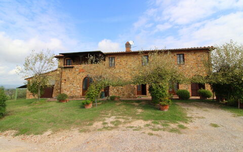 Casa Bella: Nube, Planta, Cielo, Ventana, Edificio, Cubrir Con Paja, Árbol, Casa, El Terreno Del Lote, Paisaje Natural