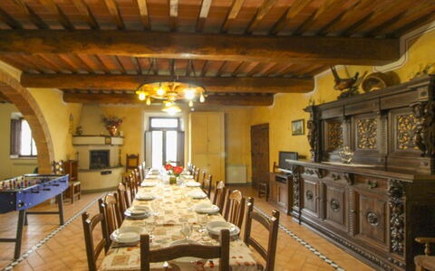 Casa Bella: Mueble, Mesa, Diseño De Interiores, Piso, Habitación, Cocina Y Comedor Mesa, Comedor, Silla, Techo, Lámpara