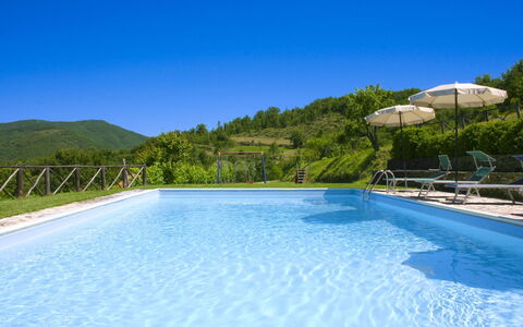 Borgo Antico: Piscina, Colina, Cordillera, Recurso, Eco Hotel, Mueble Para Exteriores, Valle, Cresta, Ciudad De Vacaciones, Sunlounger