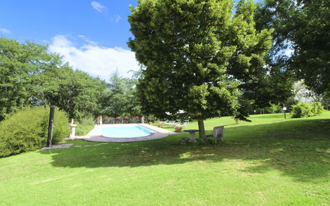 Villa Cecilia: Casa, Casa, Inmuebles, Cabaña, Césped, Jardín, Paisajismo, Casa De Campo, Hacienda, Yarda