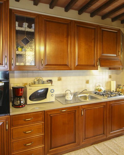 Agriturismo Ca di Vestro: Cocina, Aparato De Cocina, Electrodoméstico, Mostrador, Gabinetes, Madera, Mueble, Diseño De Interiores, Piso, Estufa De Cocina
