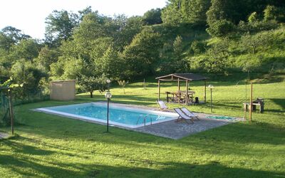 Casale Essenze: Propiedad, Piscina, Hierba, Ocio, Complejo Deportivo, Casa, El Terreno Del Lote, Red, Patio Interior, Bienes Raíces