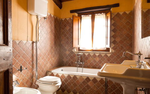 Casa la Primula: Baño, Habitación, Propiedad, Diseño De Interiores, Loseta, Edificio, Lavabo, Bienes Raíces, Pared, Casa