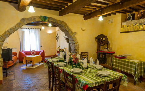 Casa la Primula: Habitación, Propiedad, Restaurante, Edificio, Diseño De Interiores, Mueble, Casa, Bienes Raíces, Mesa, Comedor