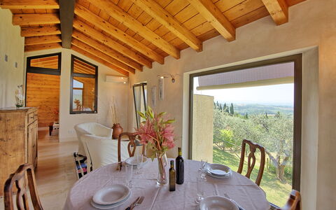 Casa Lucia: Propiedad, Habitación, Edificio, Comedor, Casa, Bienes Raíces, Diseño De Interiores, Mueble, Mesa, Techo