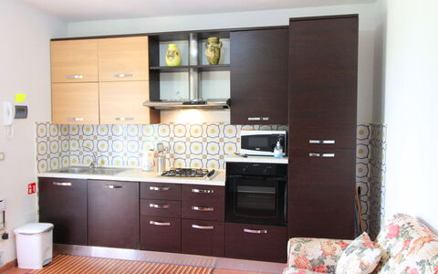 Podere Marcigliano: Gabinetes, Propiedad, Mueble, Mostrador, Cajón, Electrodoméstico, Cajonera, Diseño De Interiores, Cocina, Madera