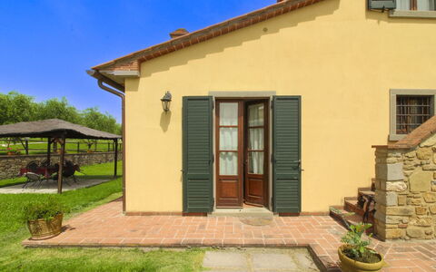 Podere Marcigliano: Puerta, Casa, Casa, Cabaña, Inicio De La Puerta, Yarda, Sombra, Casa De Campo, Planta De Casa, Porche