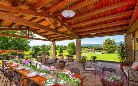 Podere Sant'angelo: Propiedad, Bienes Raíces, Edificio, Inmuebles, Recurso, Habitación, Patio, Casa, Porche, Diseño De Interiores