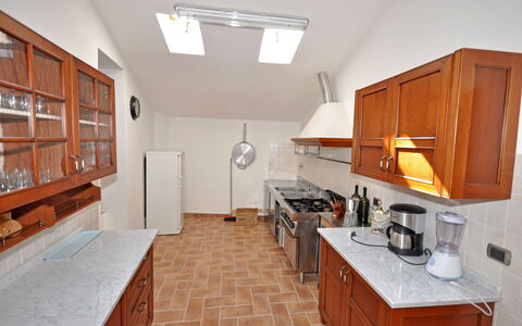 Dante: Habitación, Propiedad, Edificio, Cocina, Mueble, Gabinetes, Mostrador, Casa, Diseño De Interiores, Bienes Raíces