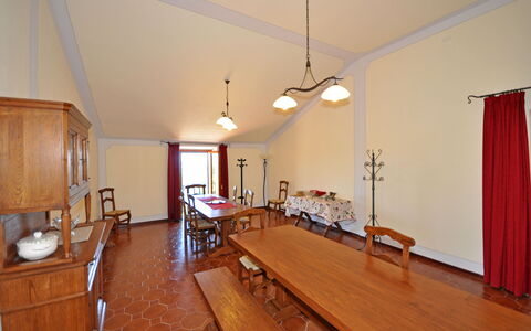 Dante: Habitación, Propiedad, Suelos De Madera, Edificio, Madera Dura, Suelo, Suelo Laminado, Diseño De Interiores, Mueble, Casa