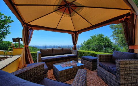 Villa Crispinino: Propiedad, Mueble, Bienes Raíces, Habitación, Casa, Cubierta, Inmuebles, Patio, Casa, Edificio