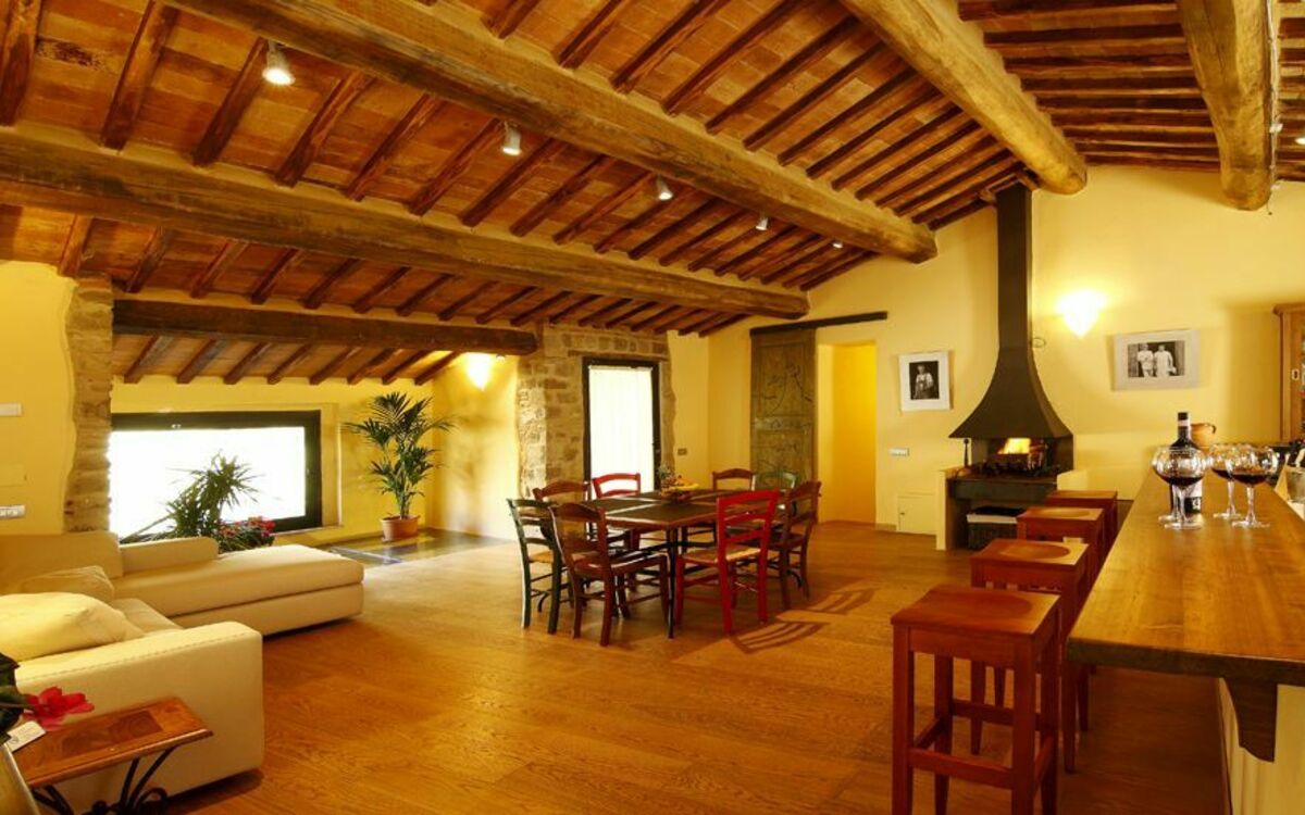 large open plan dining room and kitchen