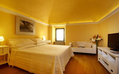 Main double bedroom