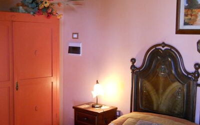 Alojamiento:&nbsp;Bedroom Adele