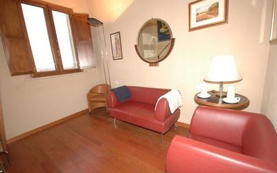 Siena: Habitación, Propiedad, Mueble, Edificio, Suelo, Diseño De Interiores, Sala, Madera Dura, Casa, Bienes Raíces