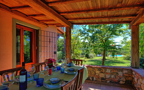 Casa Cipressi: Propiedad, Habitación, Edificio, Porche, Casa, Casa, Bienes Raíces, Techo, Mueble, Inmuebles